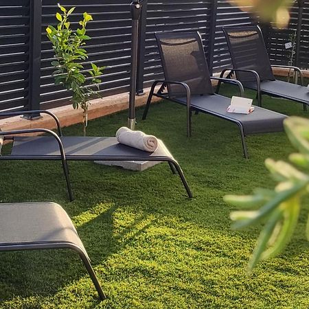 Sunny Oasis Apartment - High Ground Floor With Sunny Terrace & Private Garden!! Μεντουλίν Εξωτερικό φωτογραφία
