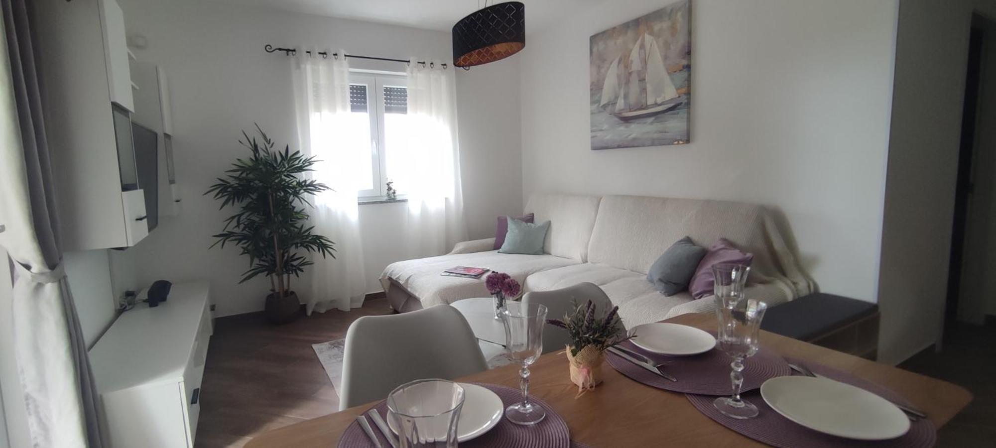 Sunny Oasis Apartment - High Ground Floor With Sunny Terrace & Private Garden!! Μεντουλίν Εξωτερικό φωτογραφία
