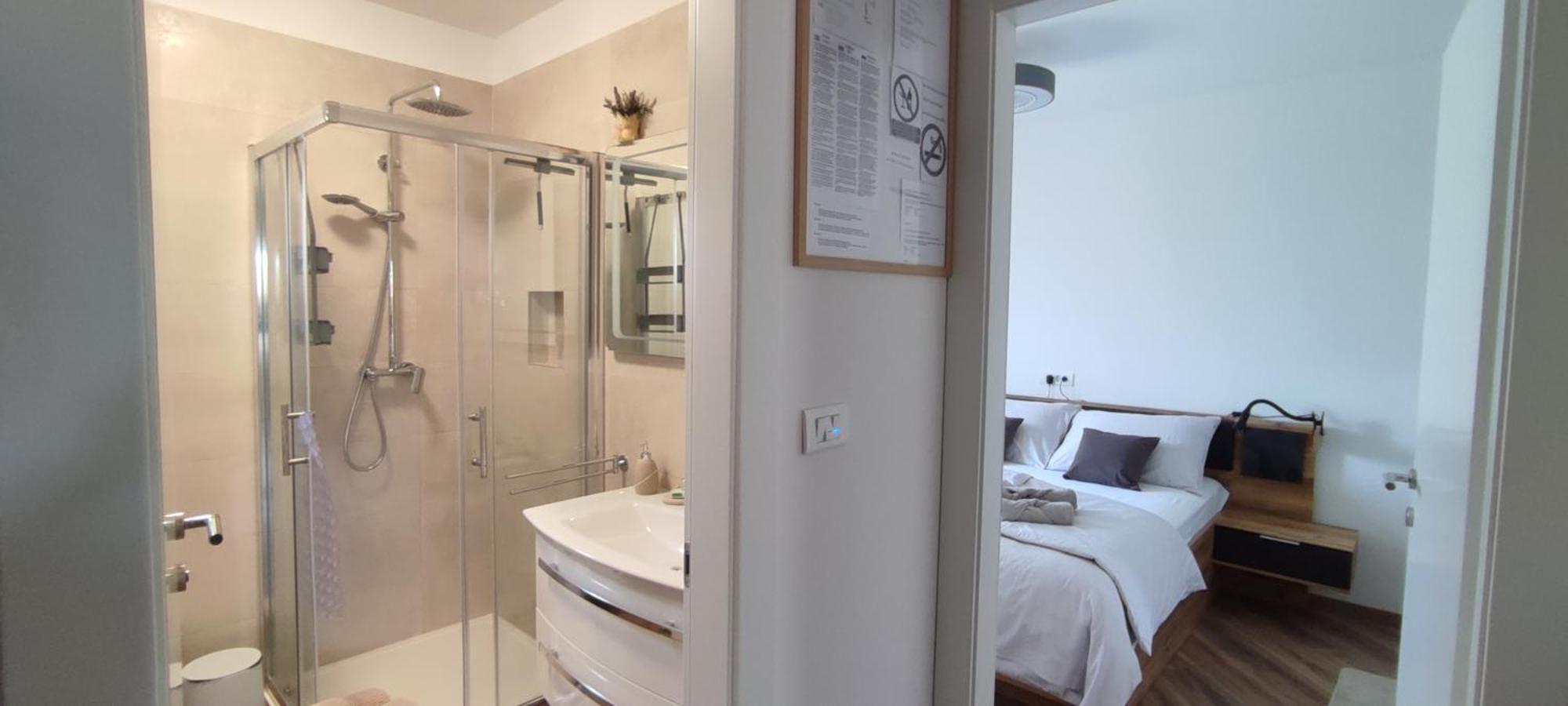 Sunny Oasis Apartment - High Ground Floor With Sunny Terrace & Private Garden!! Μεντουλίν Εξωτερικό φωτογραφία