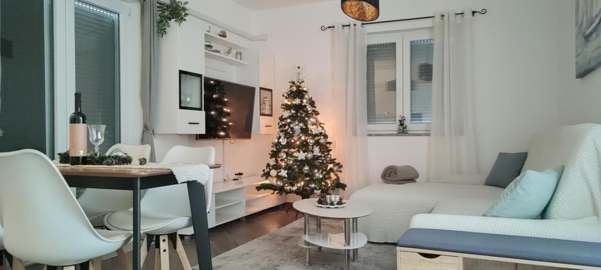 Sunny Oasis Apartment - High Ground Floor With Sunny Terrace & Private Garden!! Μεντουλίν Εξωτερικό φωτογραφία
